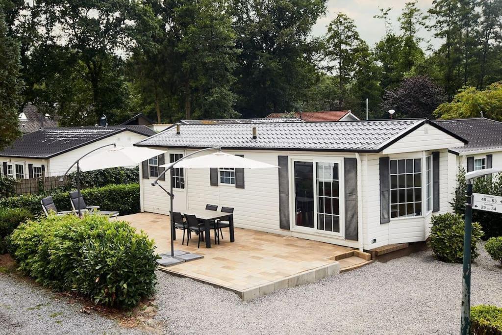 4 Persons Chalet Valkenbosch Situated In The Forested Area 奥斯特韦克 外观 照片