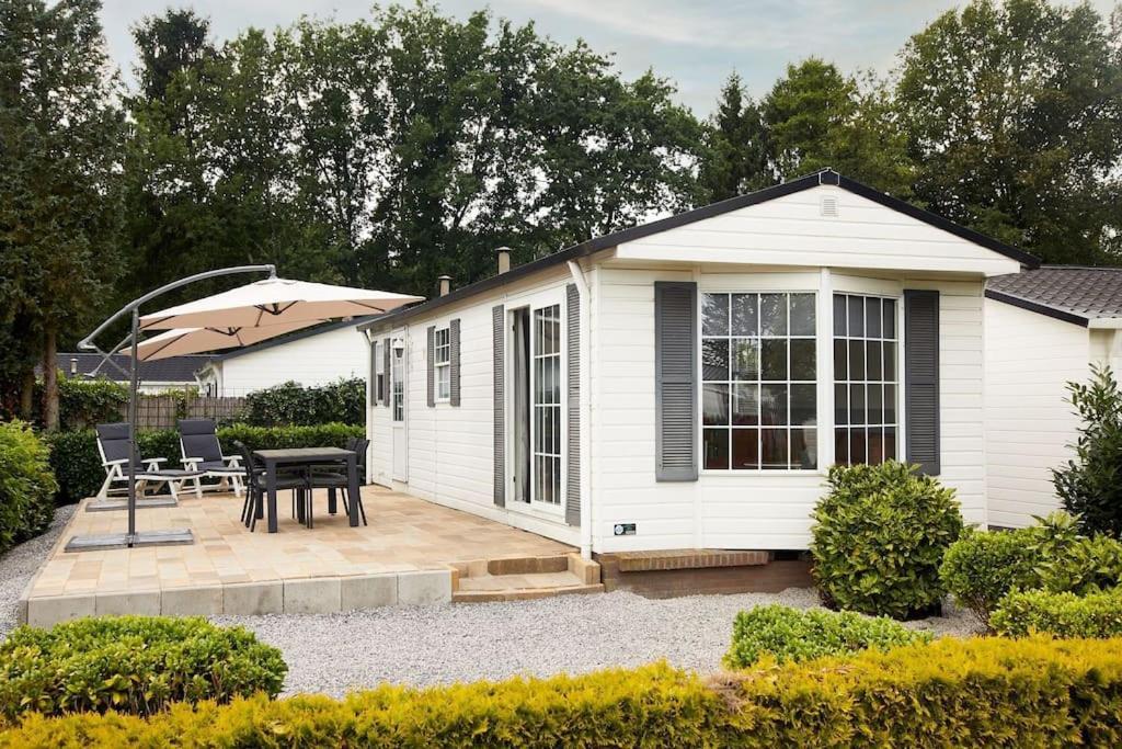 4 Persons Chalet Valkenbosch Situated In The Forested Area 奥斯特韦克 外观 照片