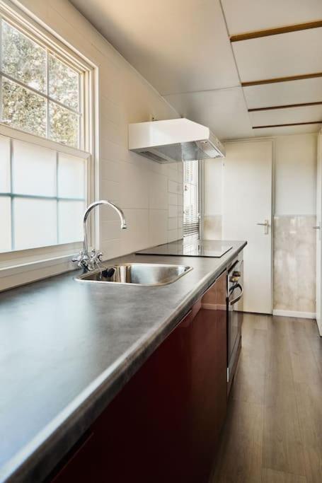 4 Persons Chalet Valkenbosch Situated In The Forested Area 奥斯特韦克 外观 照片